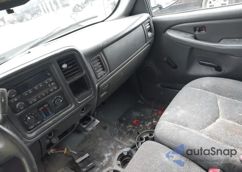 2006 Chevrolet Silverado 1500 Work Truck z USA, uszkodzony, nr VIN 2GCEK19B761130185